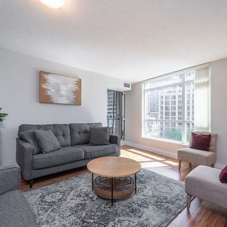 Spacious 2 Bedroom Plus Den, 2 Bath, Sleeps 5 With Balcony And Lakeview Downtown Toronto Condo Exterior foto