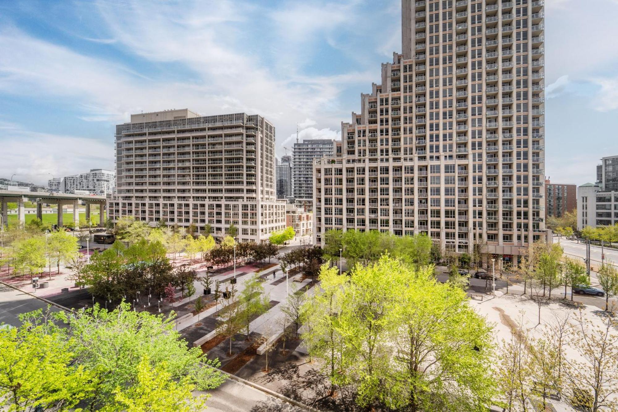 Spacious 2 Bedroom Plus Den, 2 Bath, Sleeps 5 With Balcony And Lakeview Downtown Toronto Condo Exterior foto