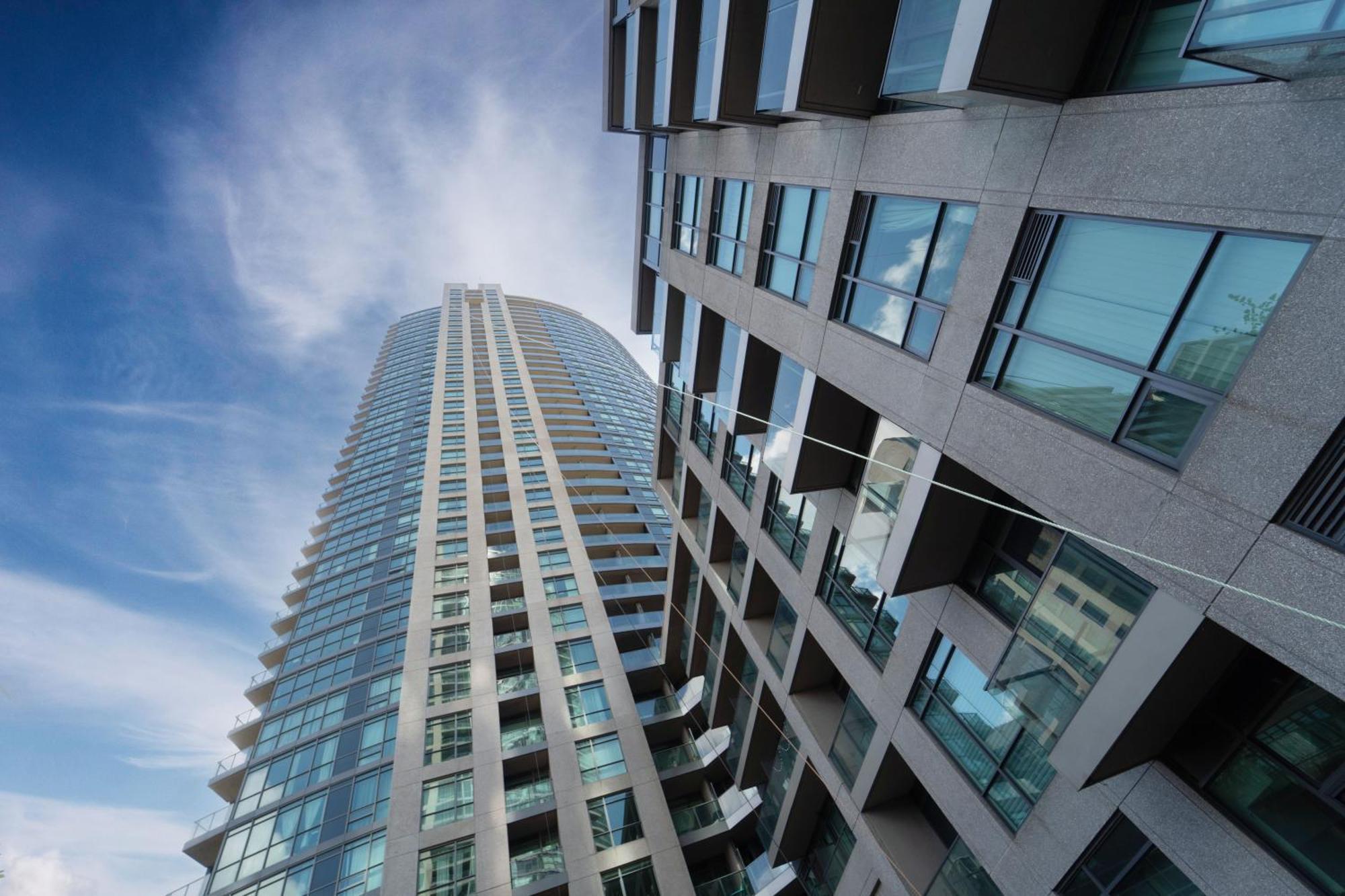 Spacious 2 Bedroom Plus Den, 2 Bath, Sleeps 5 With Balcony And Lakeview Downtown Toronto Condo Exterior foto